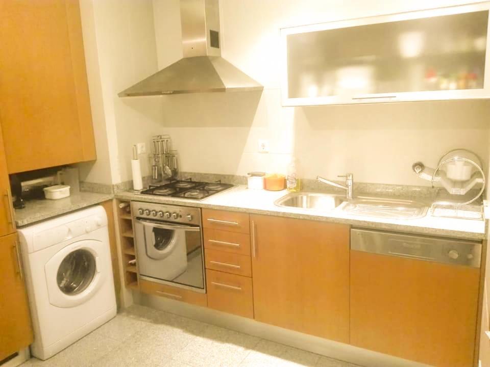 Beach Front Apartment - With Swimming Pool, Barbecue And Tennis Court! Viana do Castelo Luaran gambar
